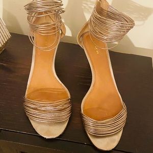 ❗️SOLD❗️Metallic silver leather coach heels.